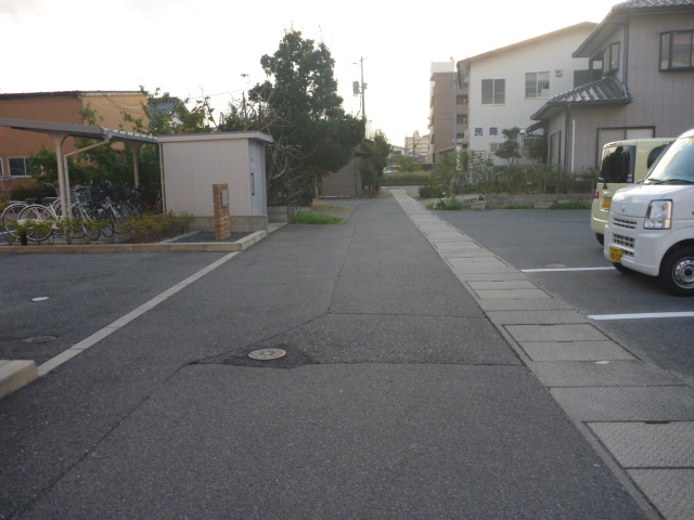 その他　前面道路（その他）まで0m