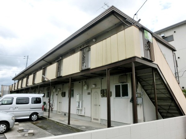 シャンテ赤松の建物外観