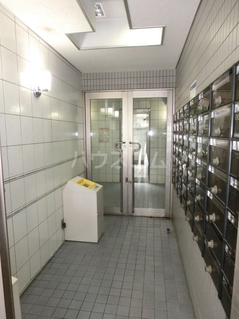 【名古屋市中村区名駅南のマンションのエントランス】