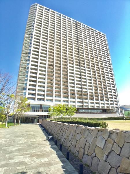 【江東区有明のマンションの建物外観】