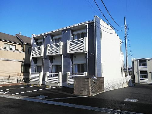 【市川市柏井町のアパートの建物外観】