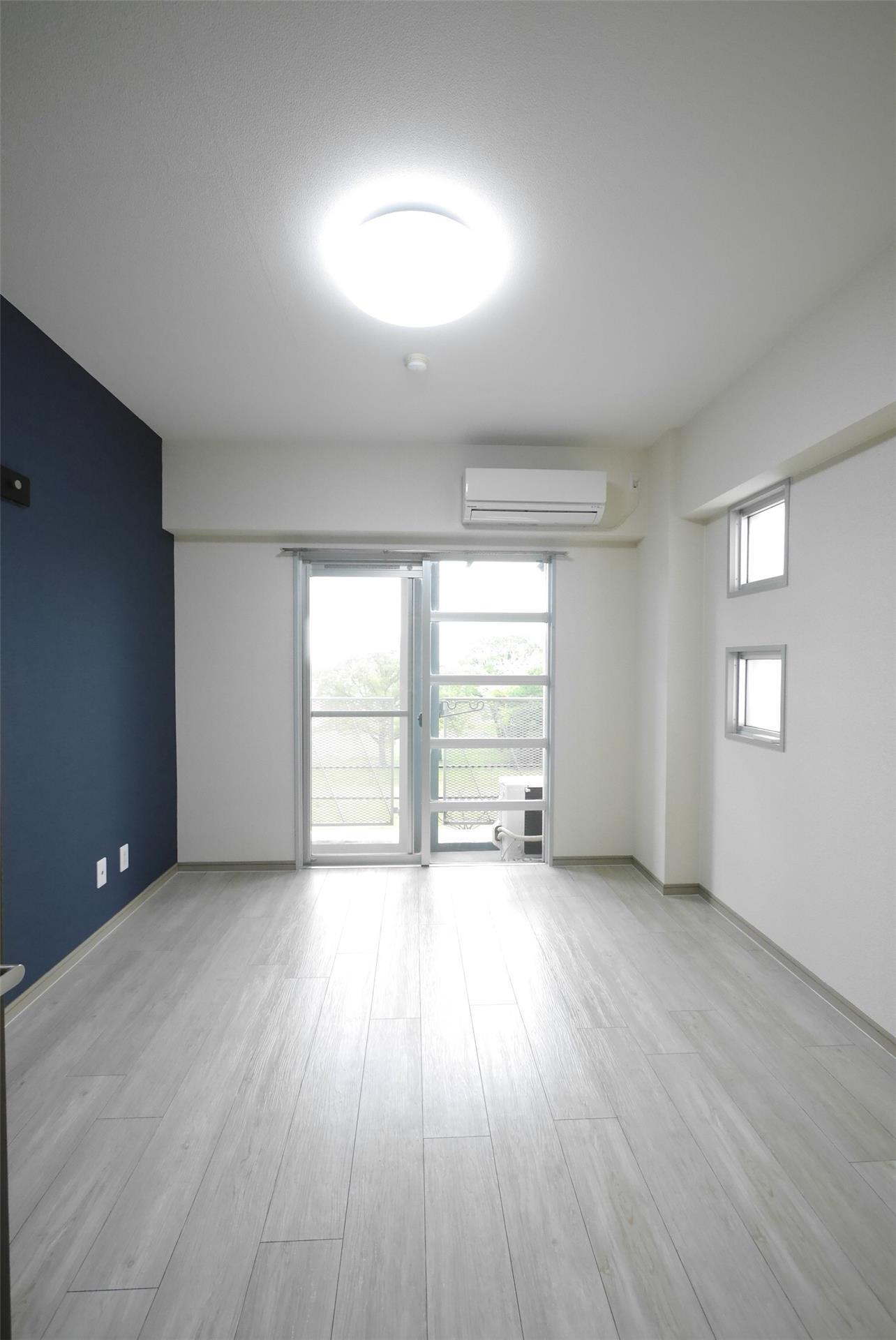 GRAND-RESIDE MALLIAの居間写真
