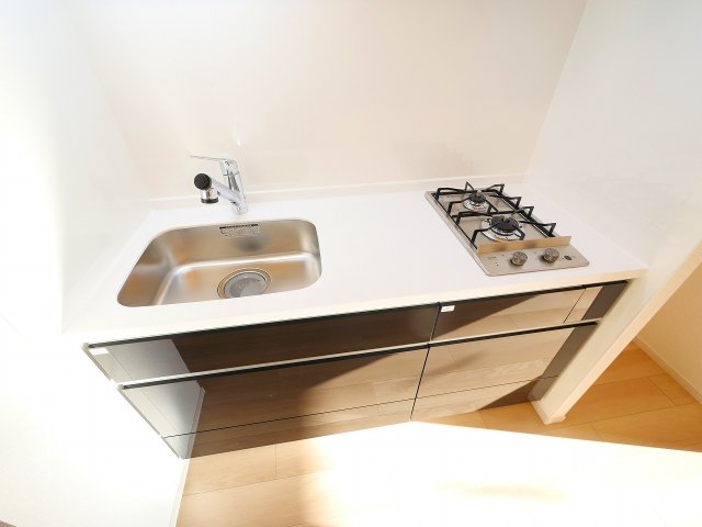 キッチン　コンパクトなキッチンで掃除もラクラク