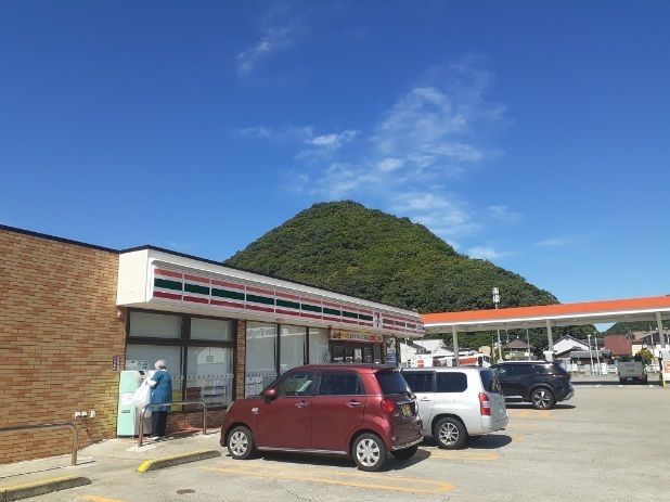 【岡山市北区牟佐のアパートのコンビニ】