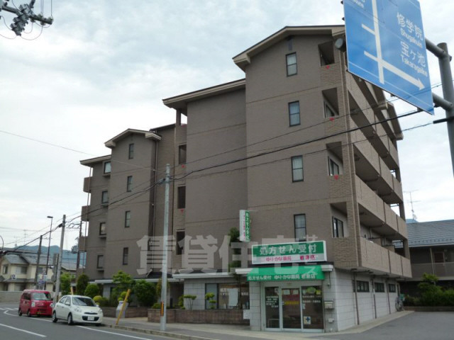 【京都市左京区岩倉北池田町のマンションの建物外観】