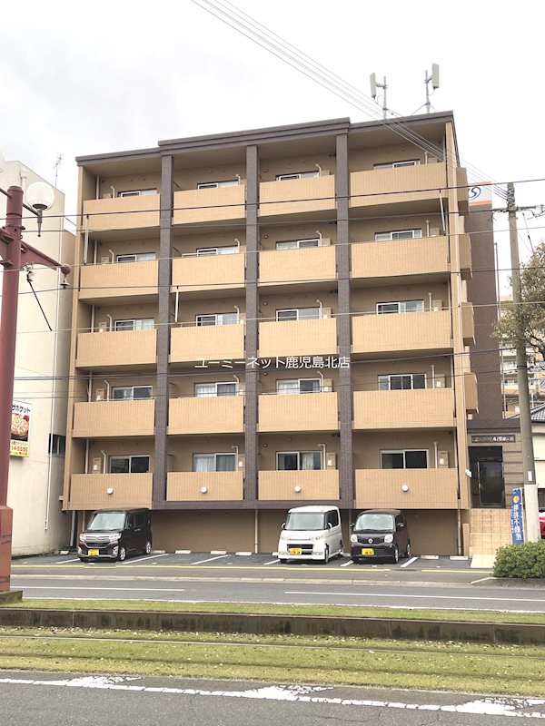 【鹿児島市郡元のマンションの建物外観】