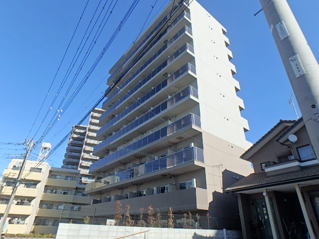 【川口市川口のマンションの建物外観】