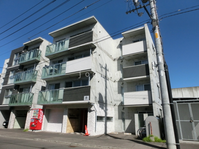 ストークト学園前の建物外観