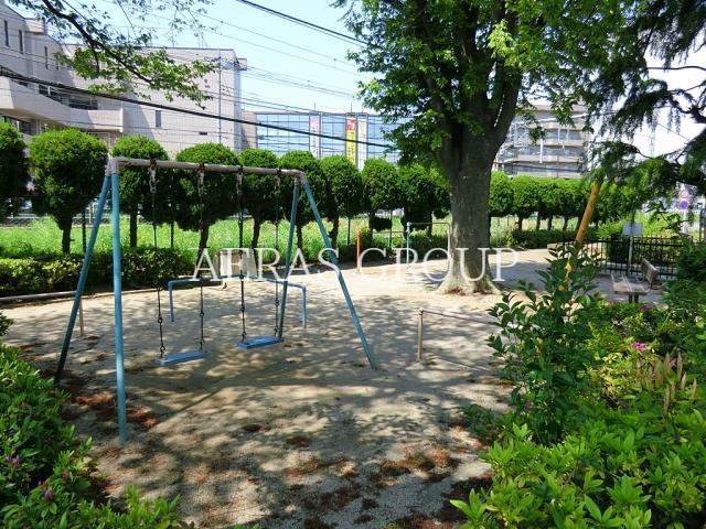 【所沢市泉町のマンションの公園】