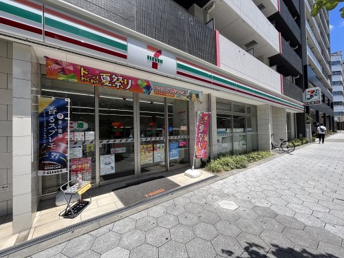 【プレサンス難波元町のコンビニ】