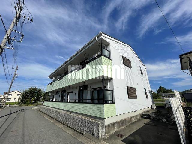 建物外観　日当たり良好な閑静な住宅街です。