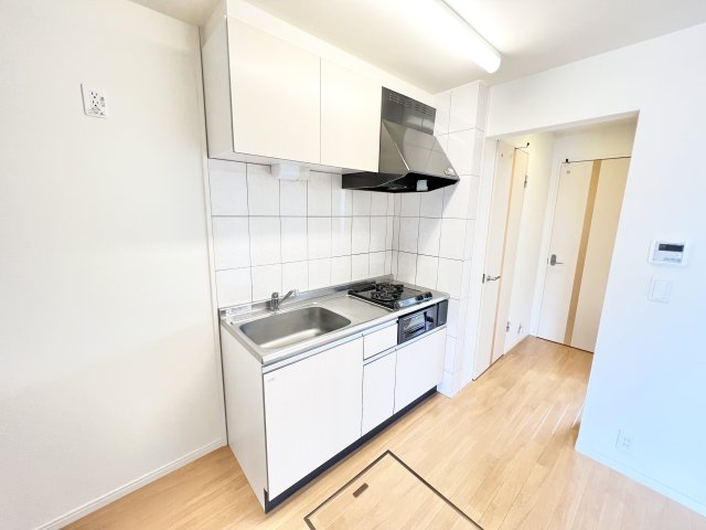 キッチン　※別部屋参考写真
