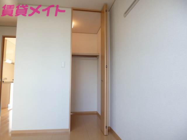 収納　同型参考写真