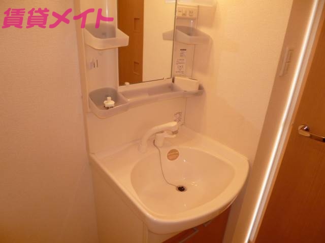 洗面設備　同型参考写真