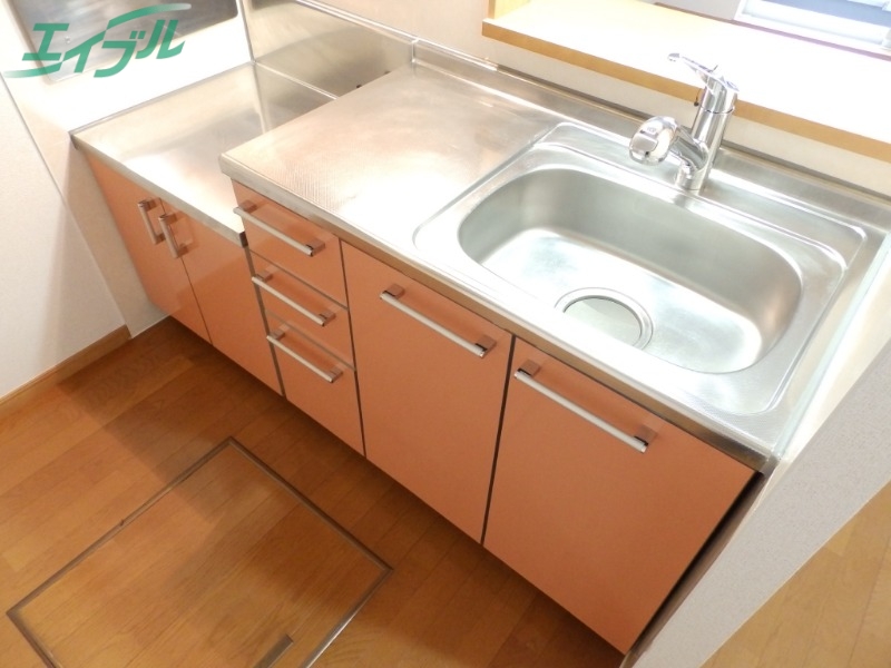 キッチン　同型タイプの写真です。