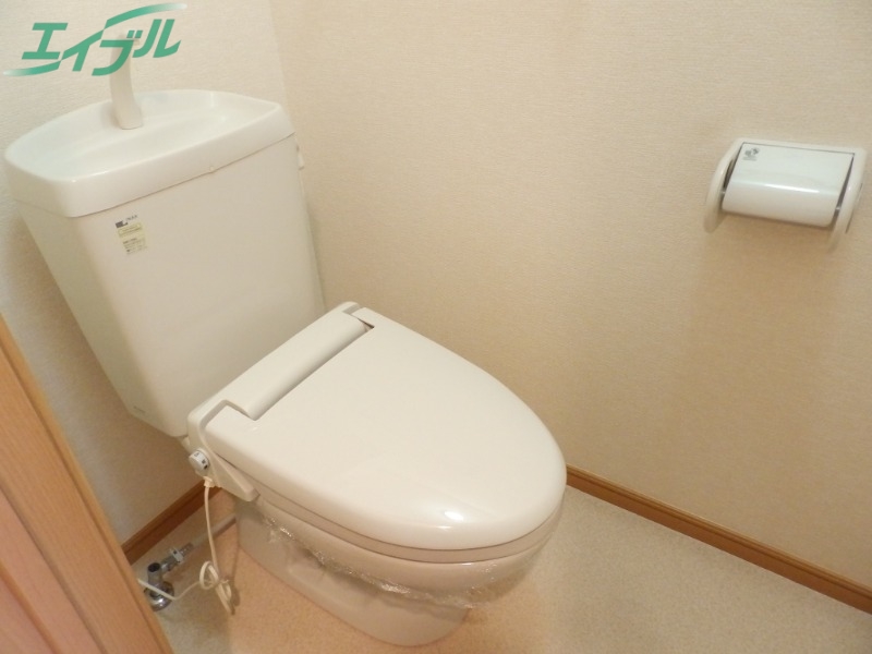 トイレ　同型タイプの写真です。