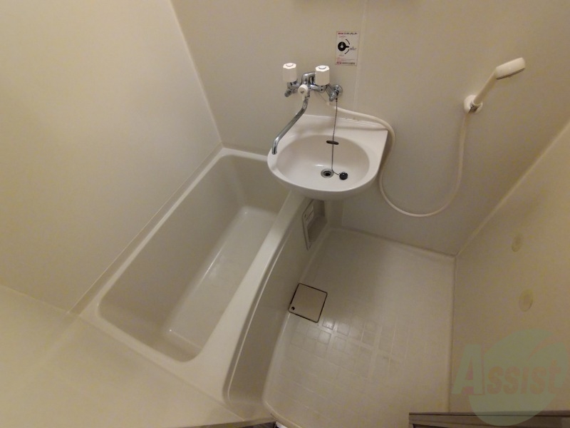 バス・シャワールーム　お風呂です。ゆっくりお風呂につかるのも体に良いですね～