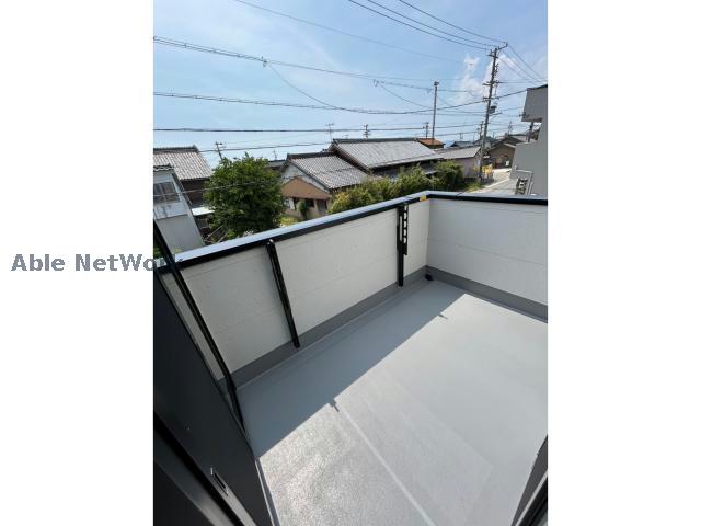 バルコニー　南向きで陽当たり良好