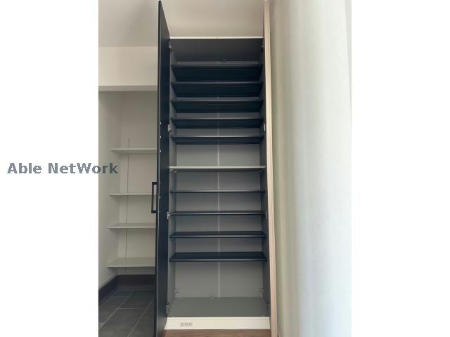 玄関　シューズボックス