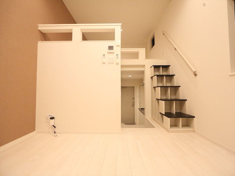 その他　洋室6帖　ロフト5.7帖（収納にも寝室にも使えます）