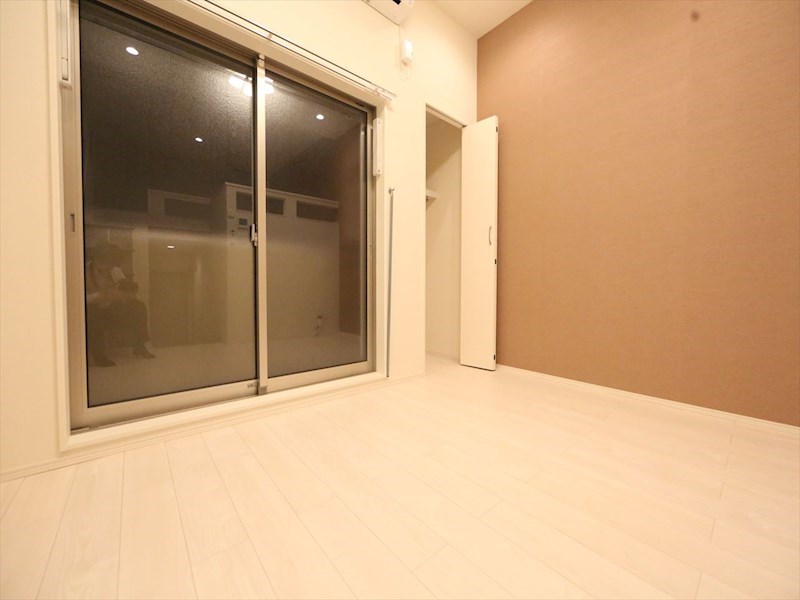 バルコニー　洋室6帖　ロフト5.7帖（収納にも寝室にも使えます）