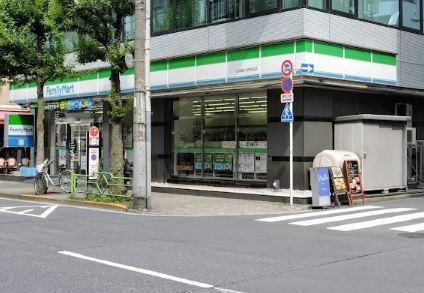 コンビニ　ファミリーマート 日本橋小学校前店（コンビニ）まで114m