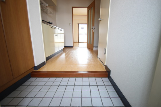 玄関　※別部屋の写真です