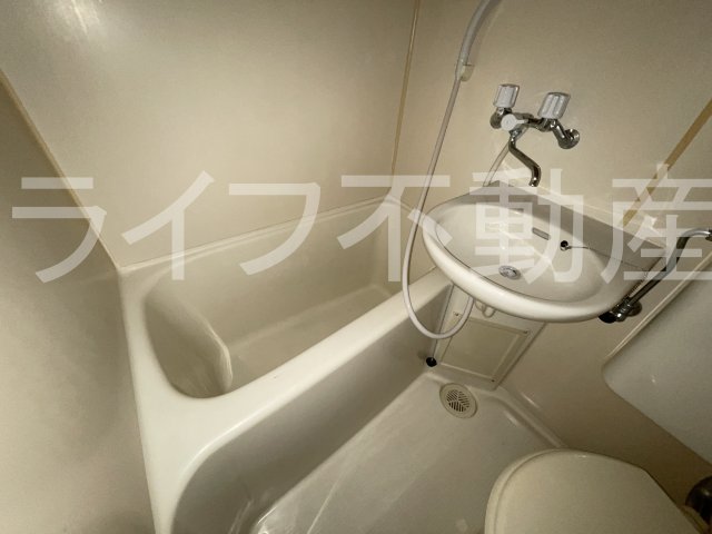 バス・シャワールーム　お風呂です