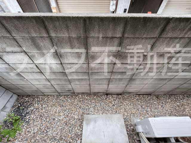 バルコニー　バルコニーからの眺めを楽しみながら食事をしませんか