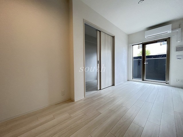 居室・リビング　洗練された清潔感漂う清楚な仕上がり