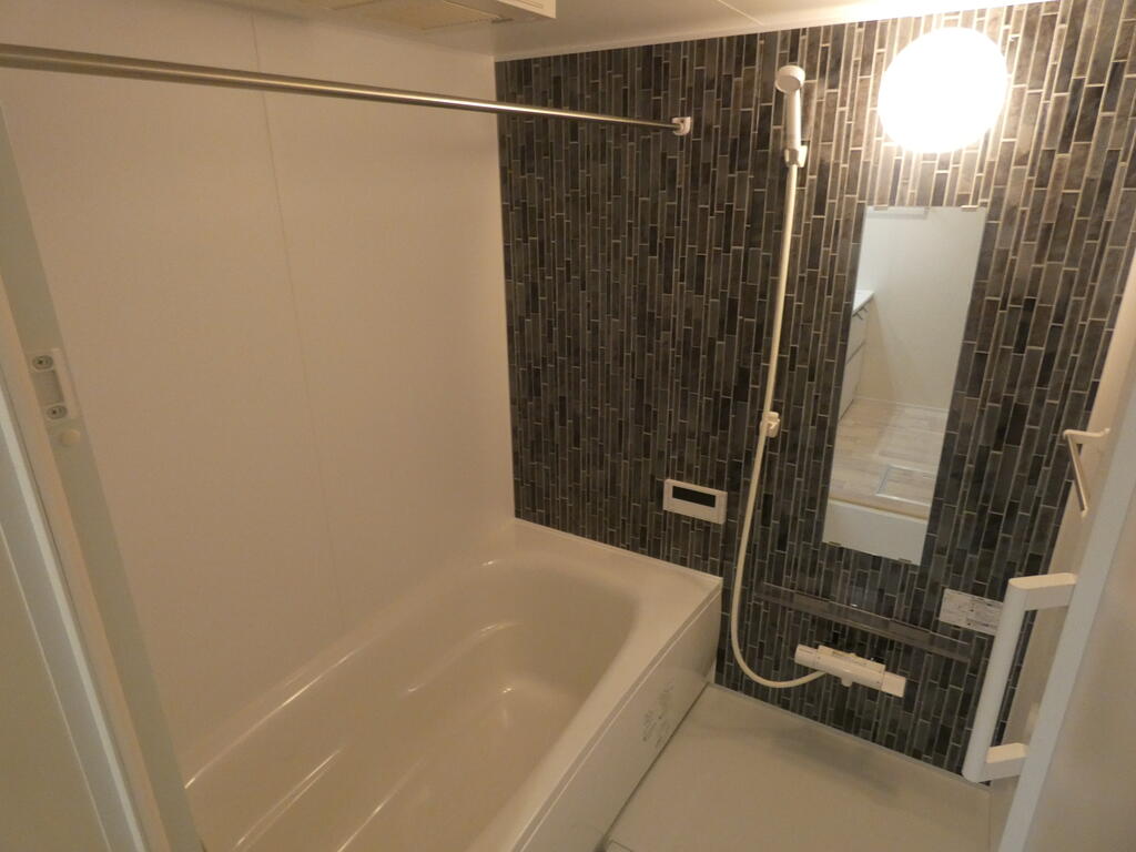 バス・シャワールーム　追焚・浴室乾燥機付バス