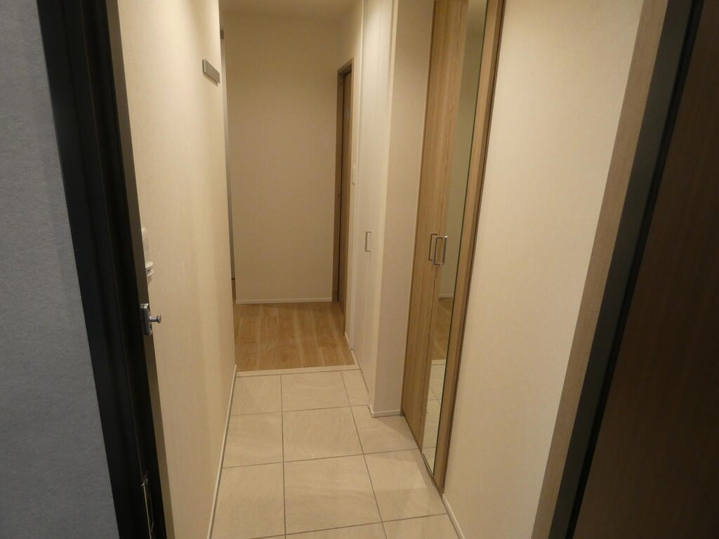 玄関　玄関内部