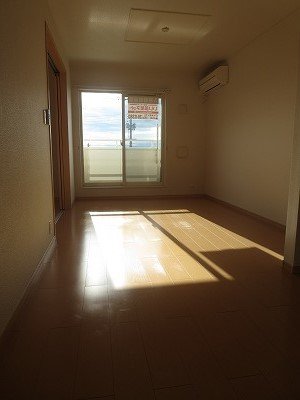 居室・リビング　使いやすい居間です