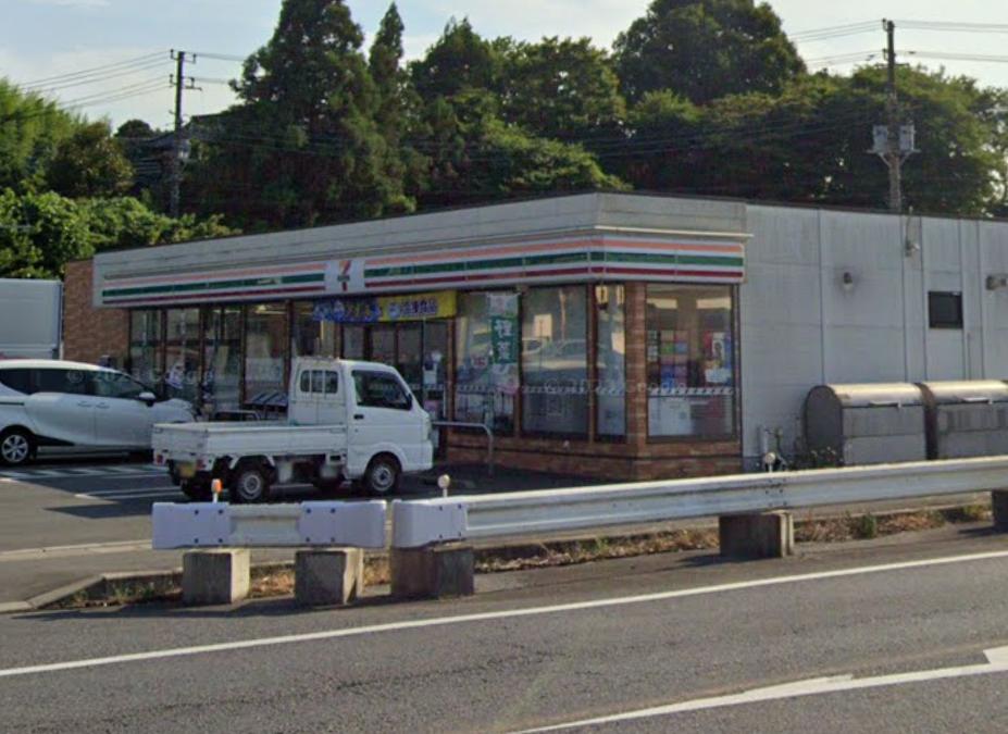 コンビニ　セブンイレブン 印西大森店（コンビニ）まで695m