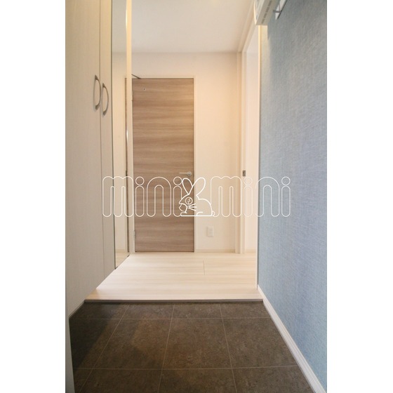 玄関　新築物件の為、同施工会社建築物件