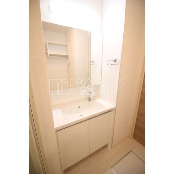 洗面設備　新築物件の為、同施工会社建築物件