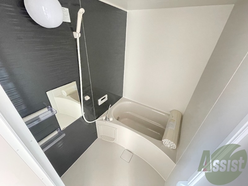 バス・シャワールーム　追い焚き機能が付いているのでいつでも温かいお風呂に入れますよ