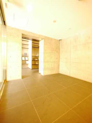 ロビー　ZOOM神宮前