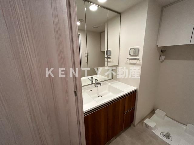 洗面設備　コンパクトで使いやすい洗面所