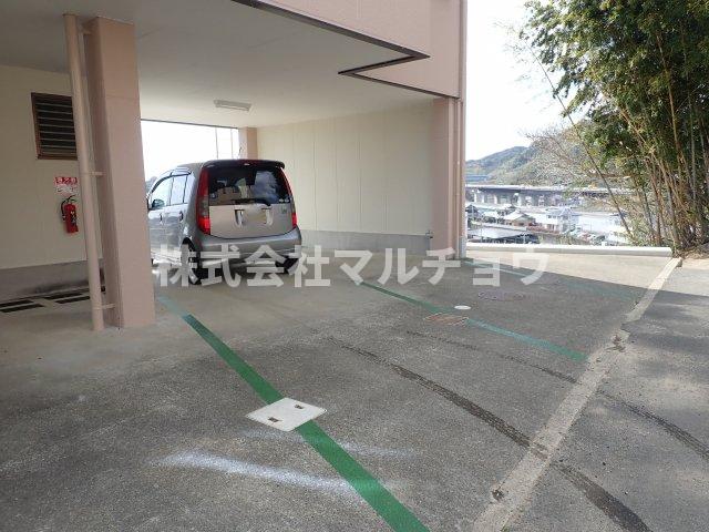 駐車場　駐車場があります