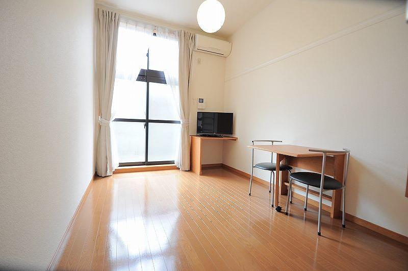 居室・リビング　1Fフローリング　2Ｆカーペット