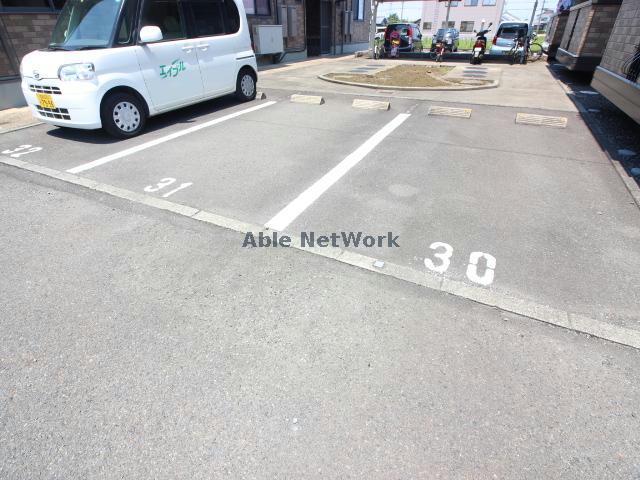 駐車場　駐車場