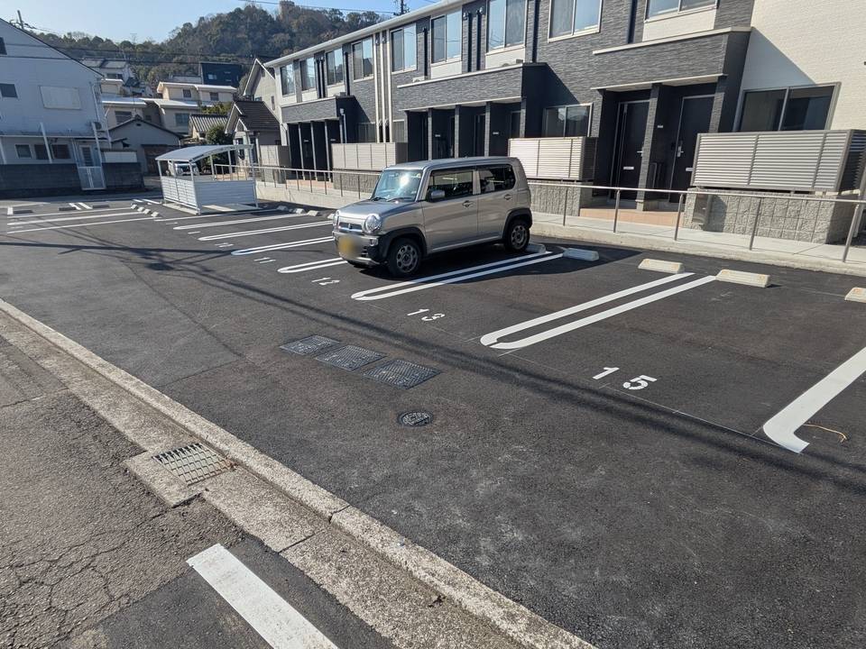 駐車場　駐車場