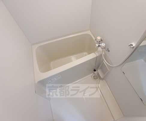 バス・シャワールーム　浴室乾燥機付きのお風呂です。