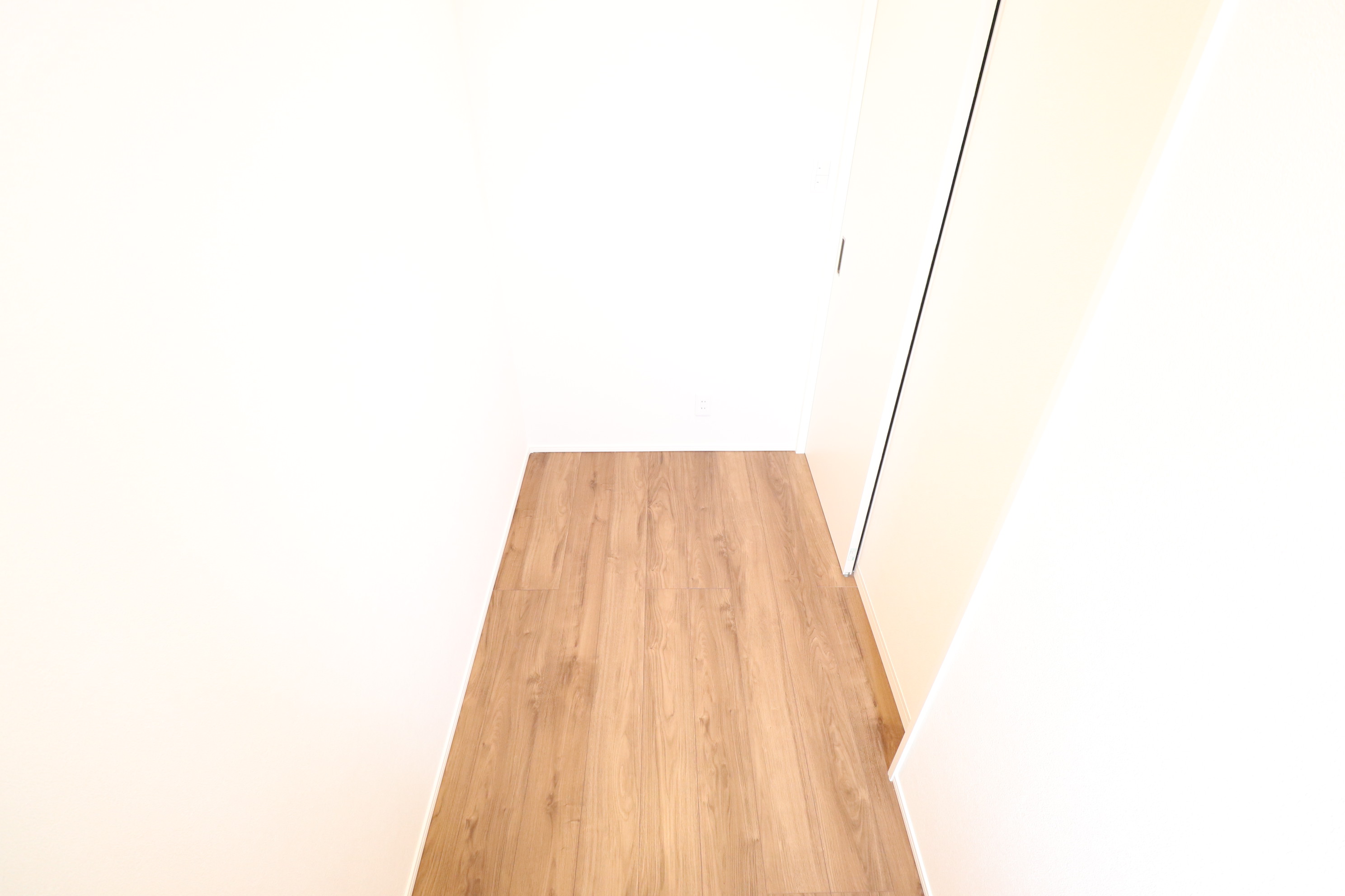 バルコニー　サンルームなので、安心して洗濯物を干していただけます♪