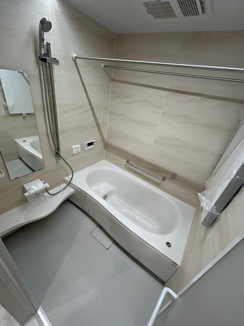 バス・シャワールーム　＊浴室乾燥機／追い焚き／ミラバス付き