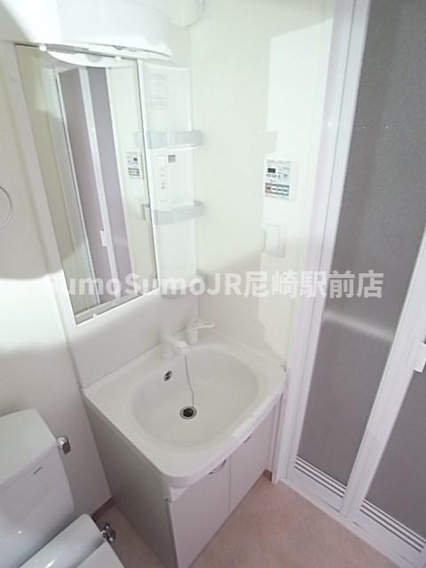 洗面設備　独立洗面台あり、毎朝おしゃれに忙しい女性の方におすすめです