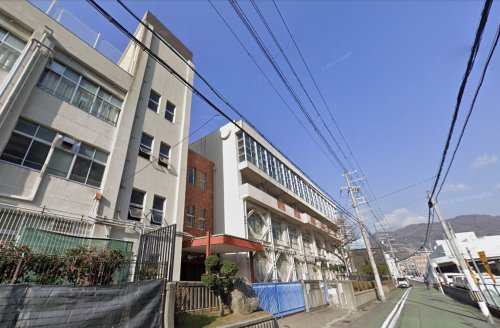 小学校　神戸市立本山南小学校（小学校）まで612m