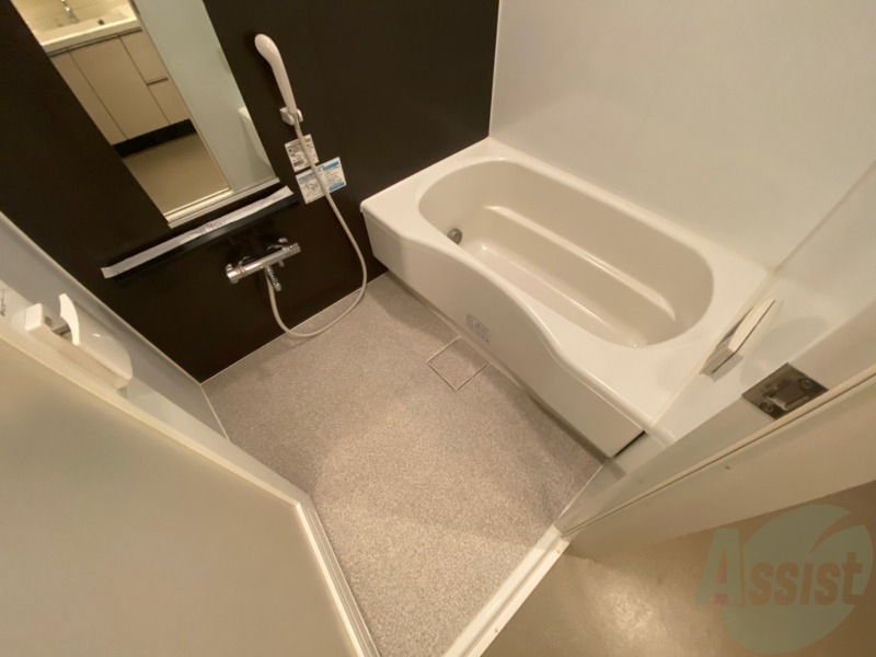 バス・シャワールーム　お風呂になります。一日の疲れを癒してくださいね。