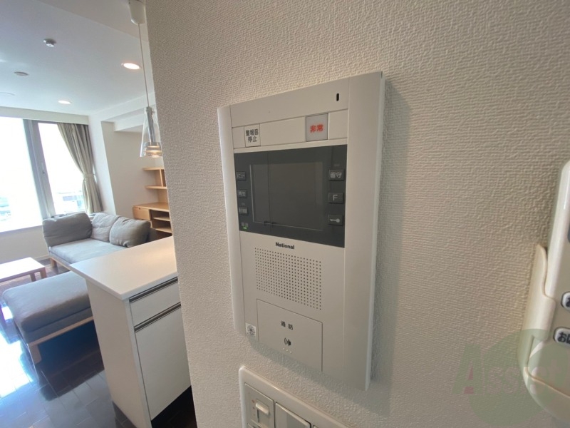 セキュリティ　ＴＶモニター付インターホンです。来客者の顔が見えるので安心！